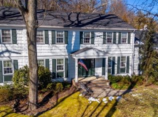 1004 Chimney Ridge Dr, Mountainside, NJ 07092