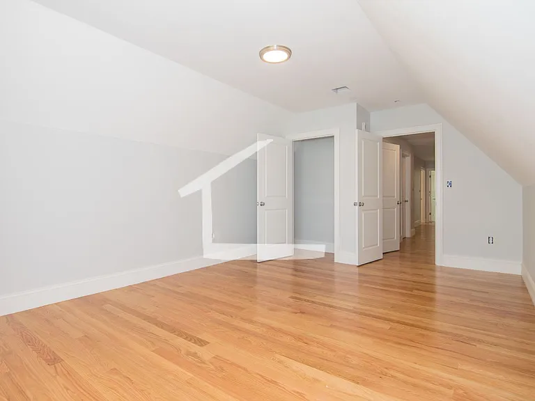 28 Murdock St #10 — Photo 7