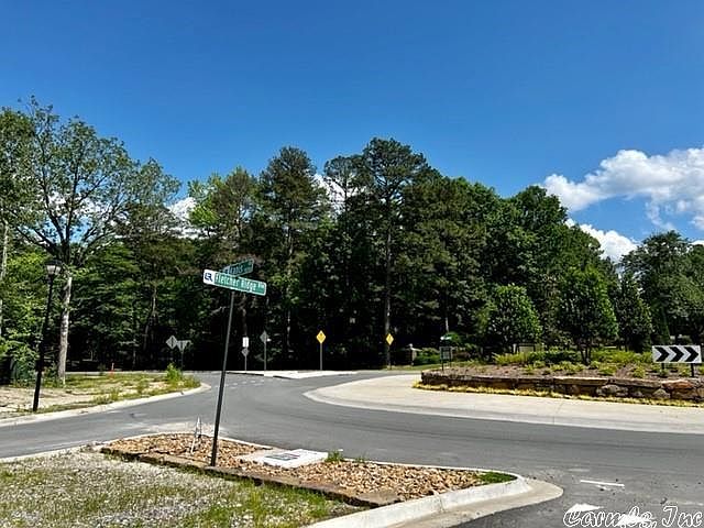 2nd image of 4 Fletcher Ridge Cir