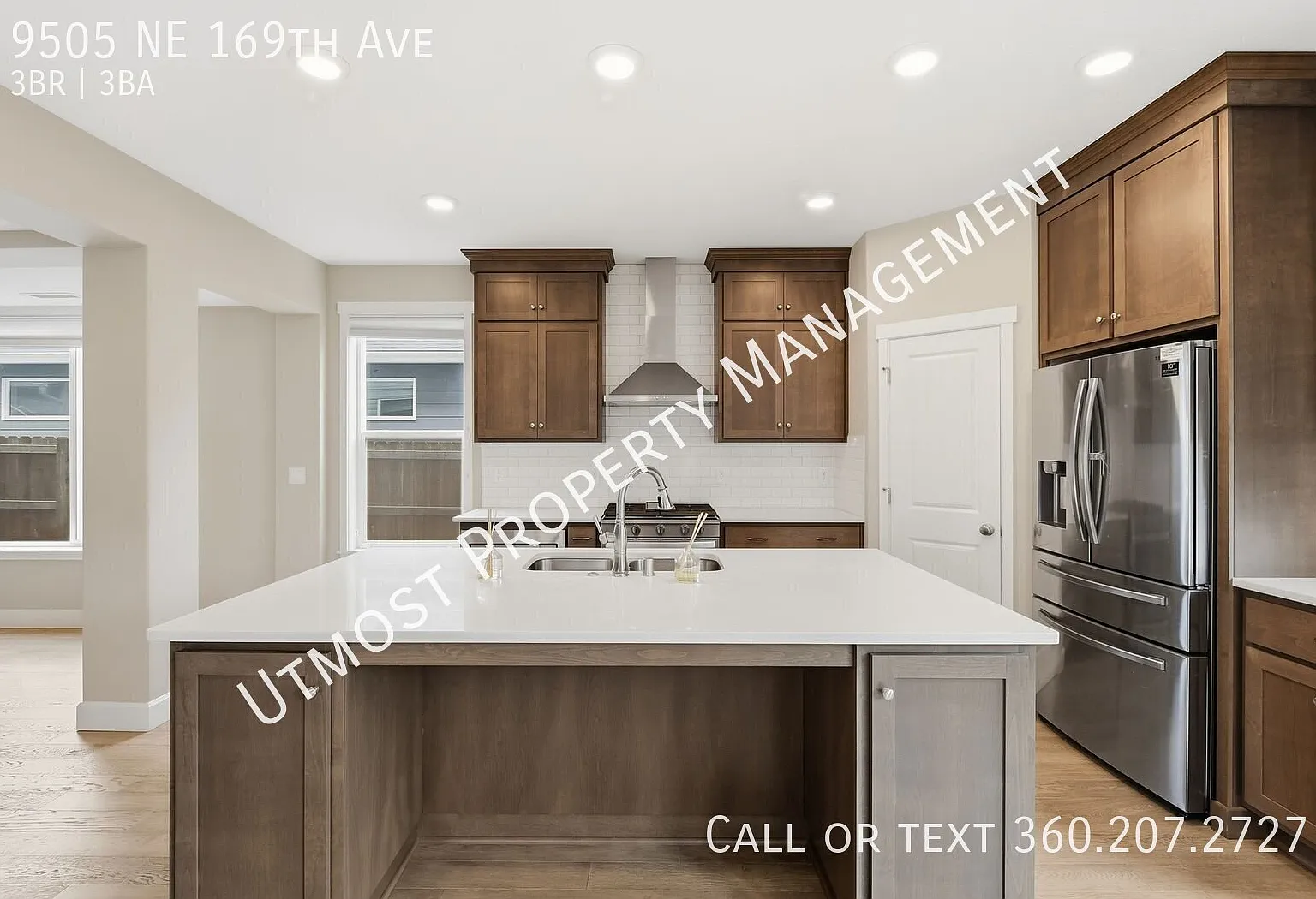 Beautifully appointed 3BD Modern Home in Vancouver — Photo 3