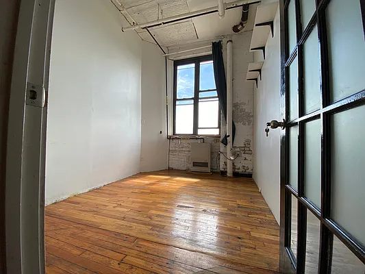 Rented by Nooklyn NYC LLC | media 46