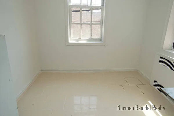 Rented by Norman Raindel, LREB | media 42