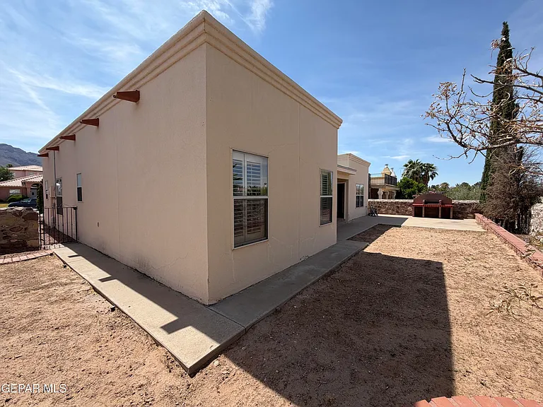 917 Tecate Pl — Photo 41