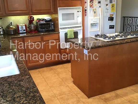 3rd image of 211 S Francisca Ave