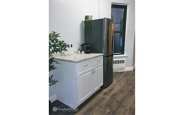 Sold by Douglas Elliman | media 19