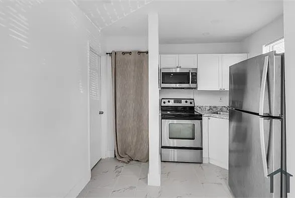 6950 NW 8th Ave — Photo 21