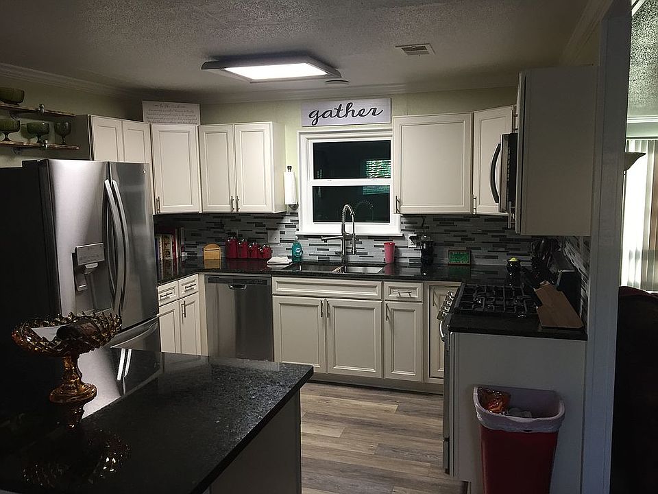2nd image of 7 Cardinal Valley Dr