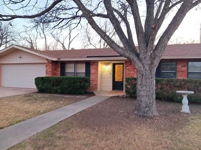 1427 Lois St, Kerrville, TX, 78028