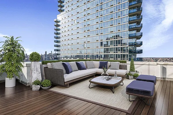 Rented by Compass | media 36