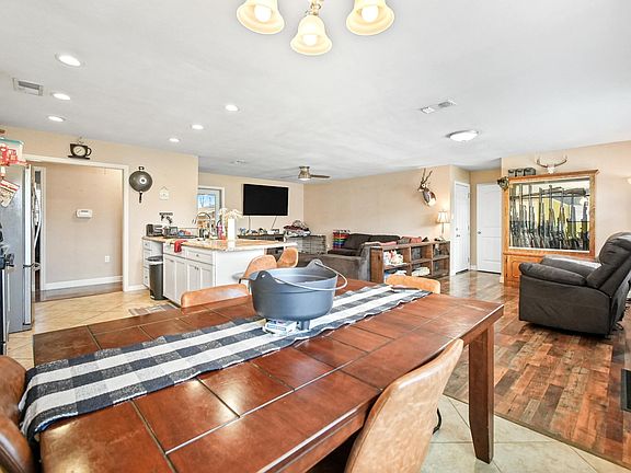 4th image of 110 Rhett Pl