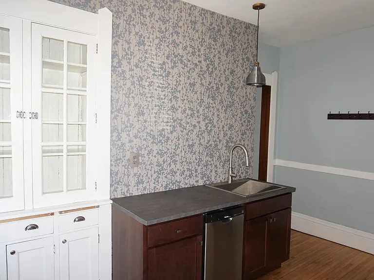833 Grand Apartments — Photo 15