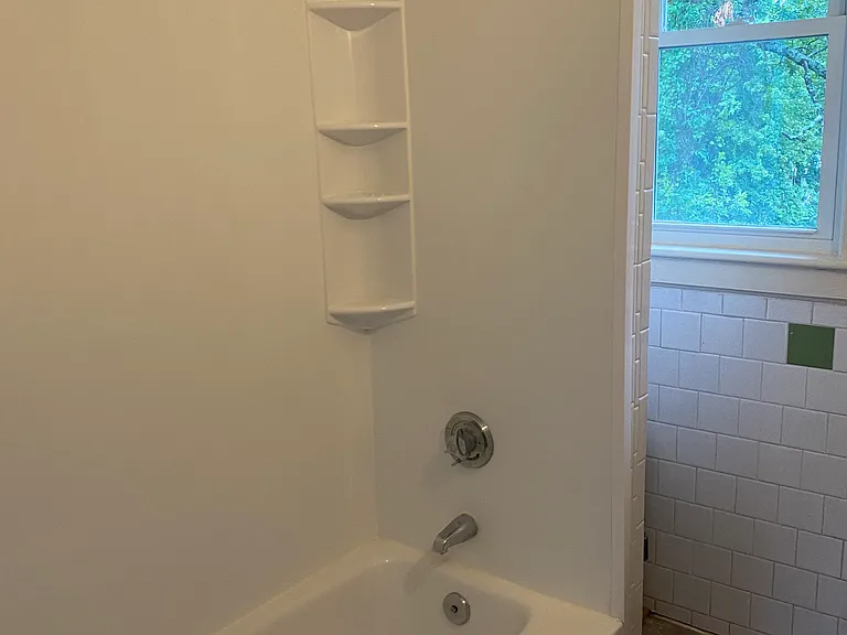 823-825 Boston Rd #2 — Photo 10