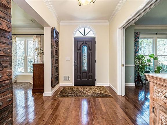 3rd image of 1703 Dudley Dr