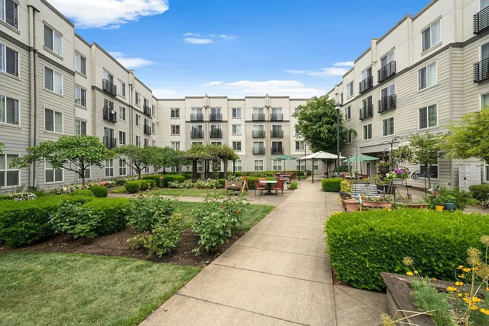 The Heights at Columbia Knoll Senior Living Apartments — Photo 4