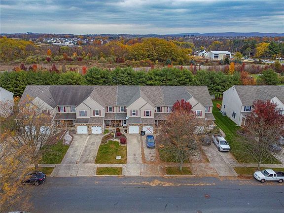 3rd image of 8045 Heritage Dr