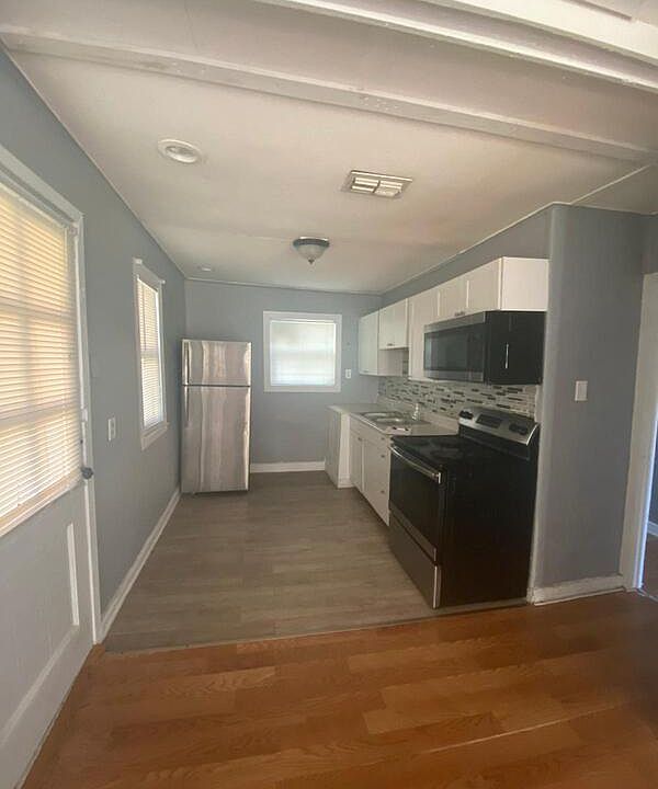 1st image of 312 Celery Ave S #1