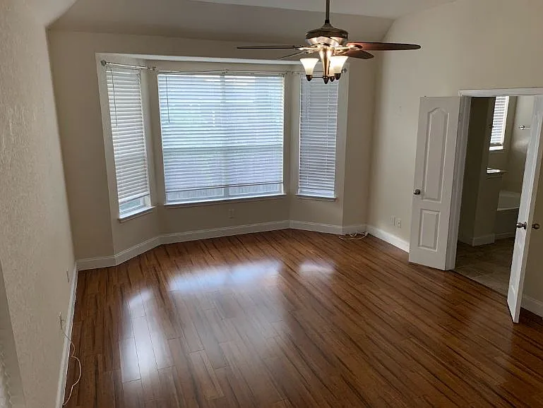 3 bed, 1476 sqft, $1,700 — Photo 4