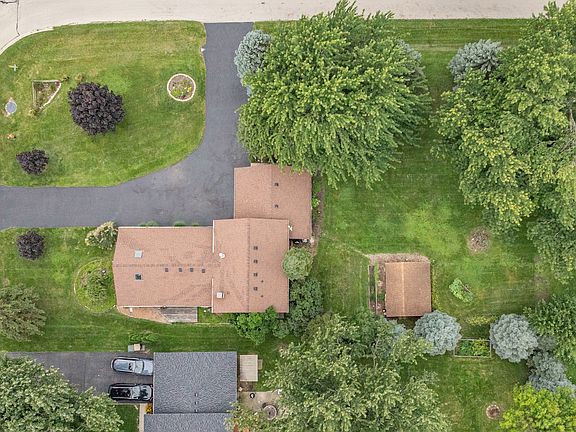 3rd image of 24940 W 103rd St