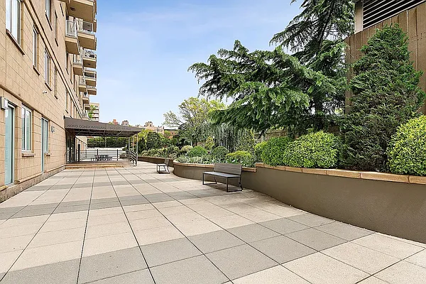 Rented by Corcoran | media 14