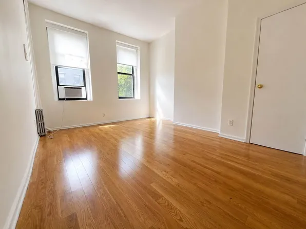 61 Ten Eyck Street image 1 of 7