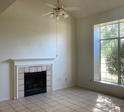 2nd image of 1488 Summers Dr