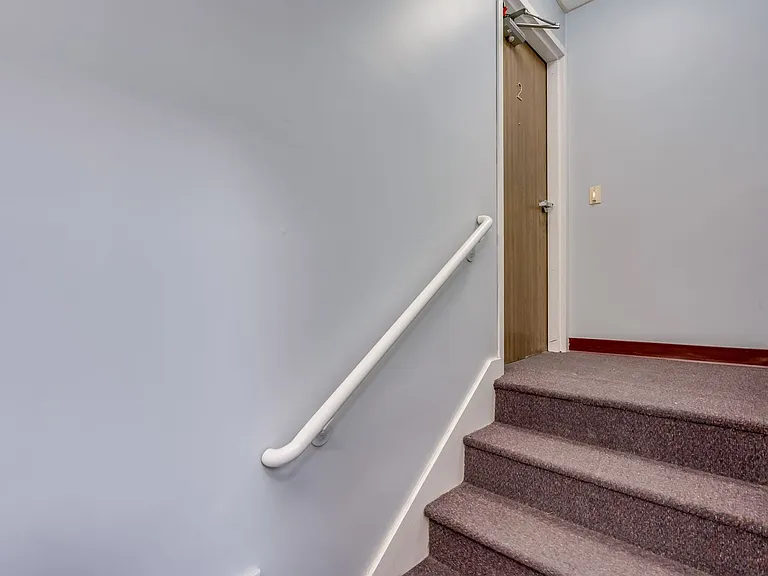 44 Riverside Dr — Photo 13