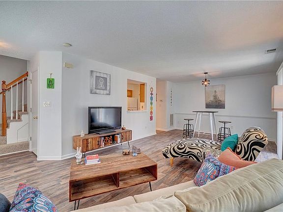 4th image of 3829 Lasalle Dr APT 106