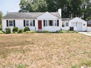 2 Midway Dr, Warwick, RI 02886