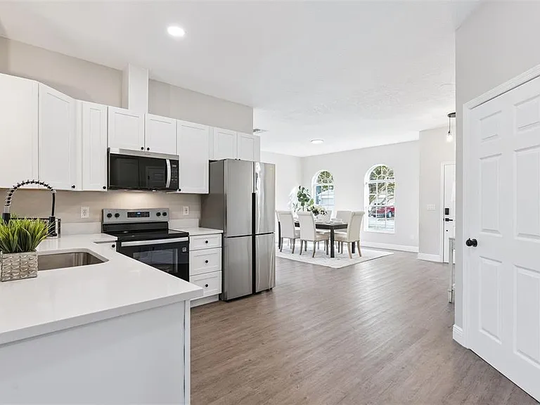1209 Cathcart Cir — Photo 17