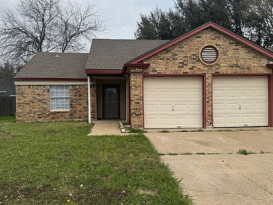 1st image of 301 Spanish Moss Dr