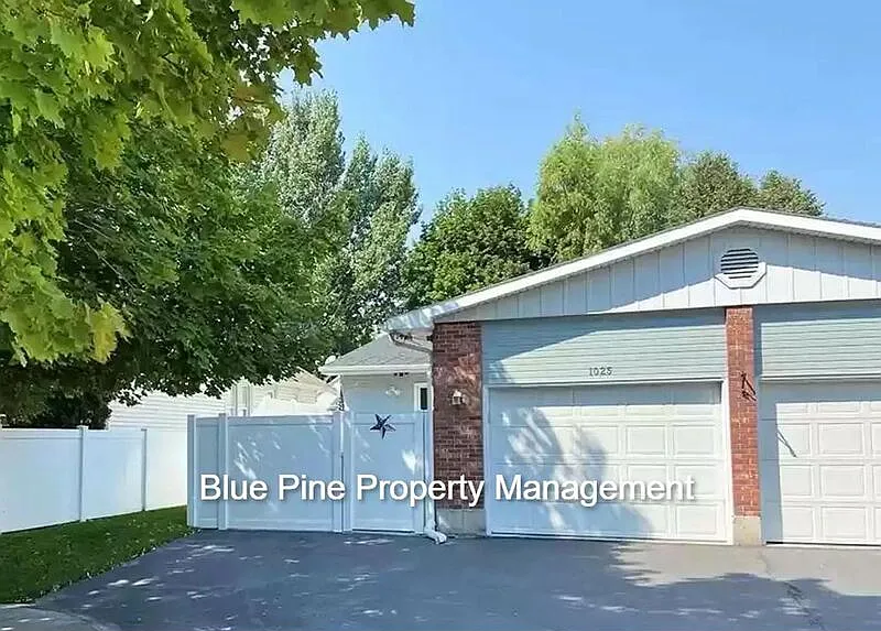 3 bed, 2.0 bath, 1742 sqft, $1,600 — Photo 2