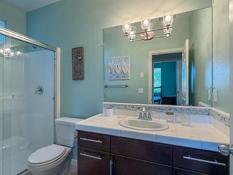 3060 Morris Ave — Photo 15