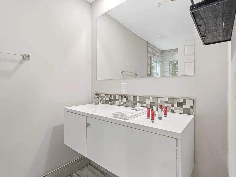 1409 Bridges Ave SW — Photo 17