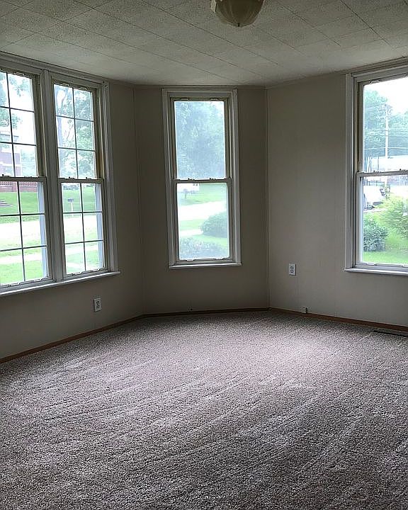 Front room/Entry