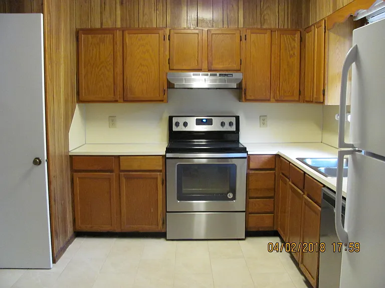 739 York Ave S — Photo 10