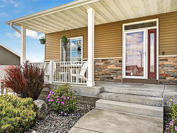 3rd image of 847 Golfview Avenue