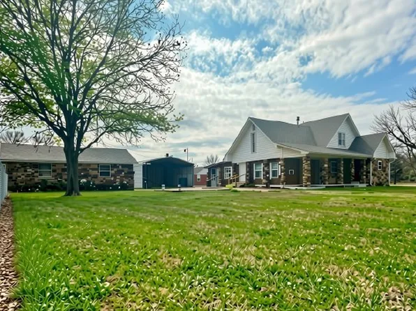 242 E Williams St, Byars, OK 74831