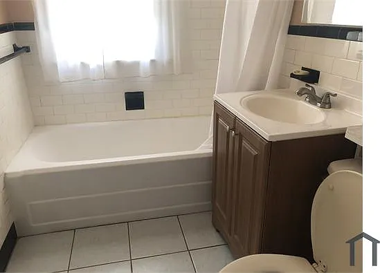 3 bed, 1200 sqft, $3,500 — Photo 3