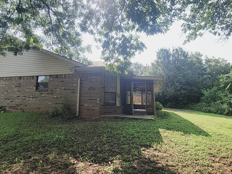 4305 Liberty Cir — Photo 17