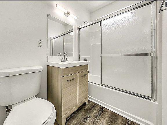 4th image of 6666 Yucca St APT 19