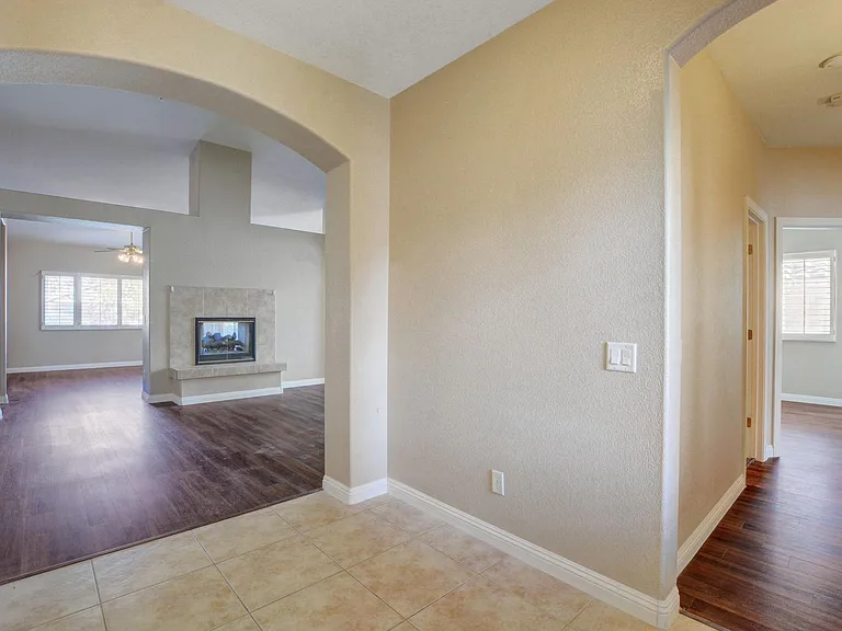 11156 Dell Cliffs Ct — Photo 5
