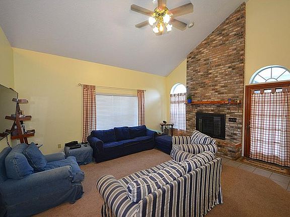 4th image of 36953 Lake Yale Dr