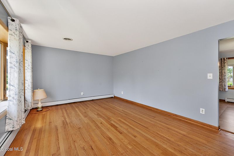 4th image of 78 McNutt Avenue