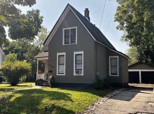 456 Saint Charles St, Elgin, IL 60120