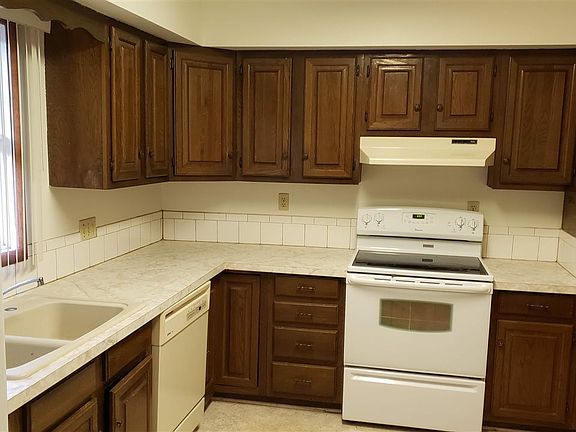 3rd image of 608 S Elder Ave