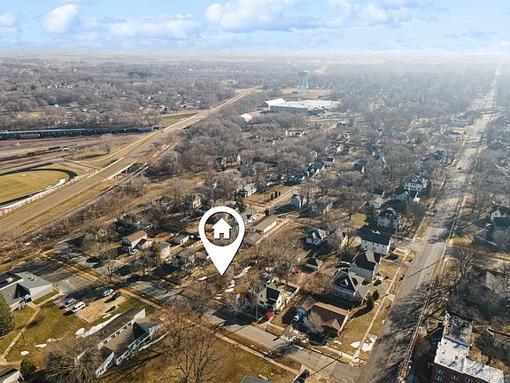 4th image of Irving St