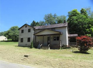 1078 Lone Pine Rd, Amity, PA 15311