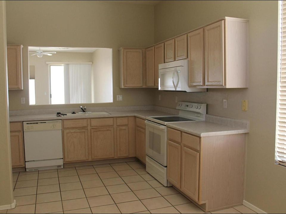2nd image of 10307 E Tierra Buena Ln