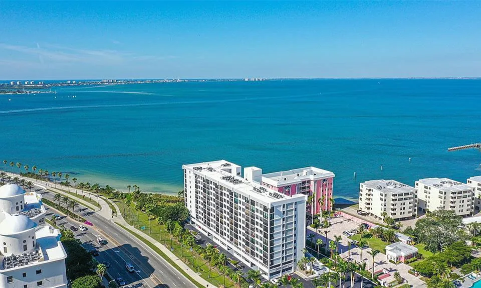 11 Sunset Dr #501