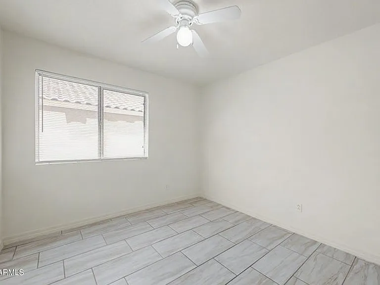 8563 W Mission Ln — Photo 15
